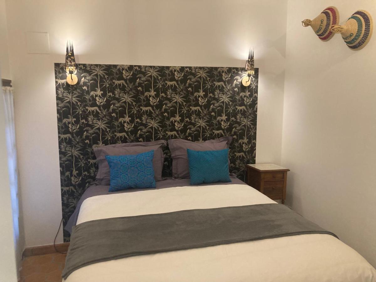Chambre D'Hotes Les Roches Corme-Royal Exteriör bild