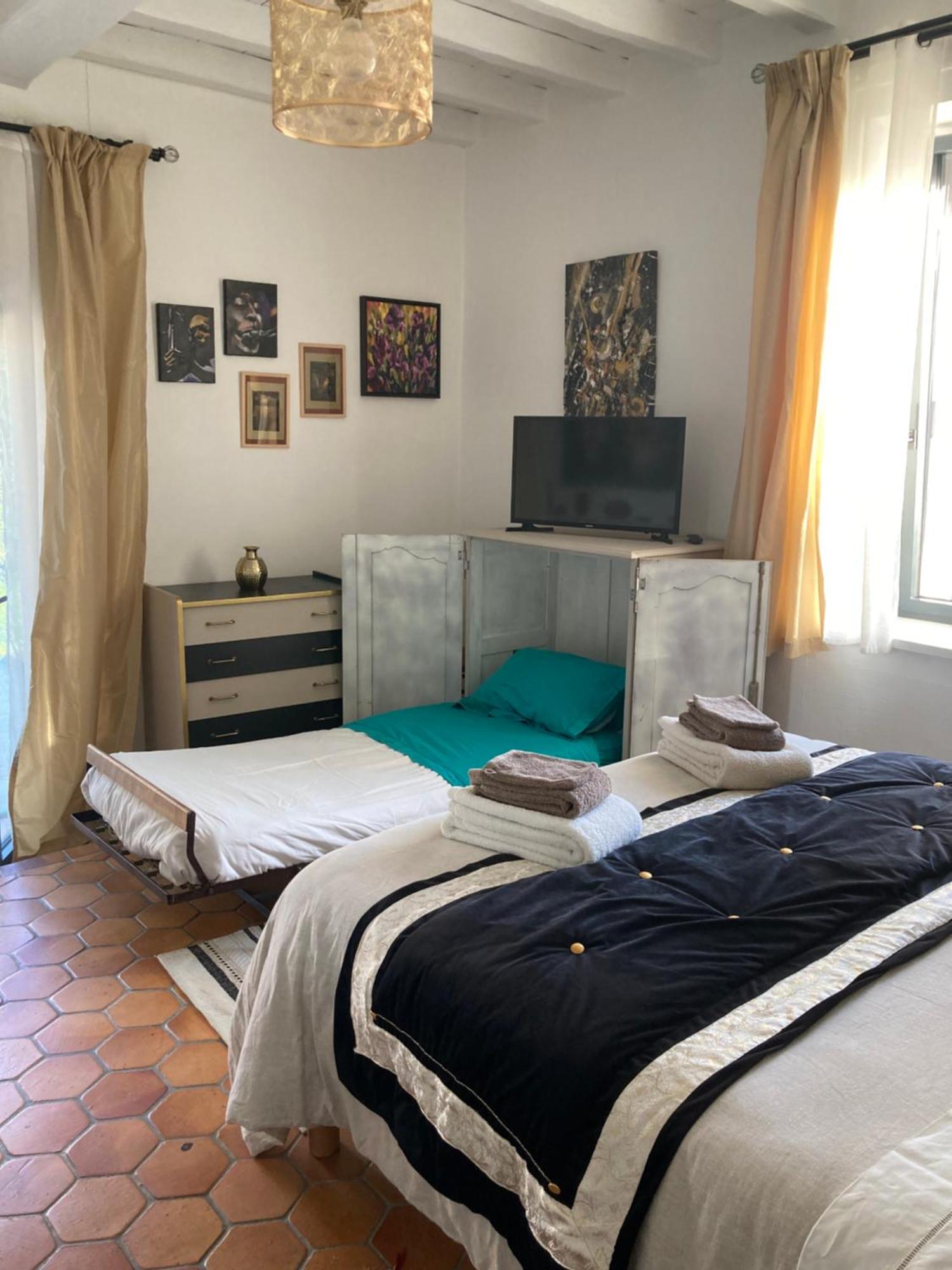 Chambre D'Hotes Les Roches Corme-Royal Exteriör bild